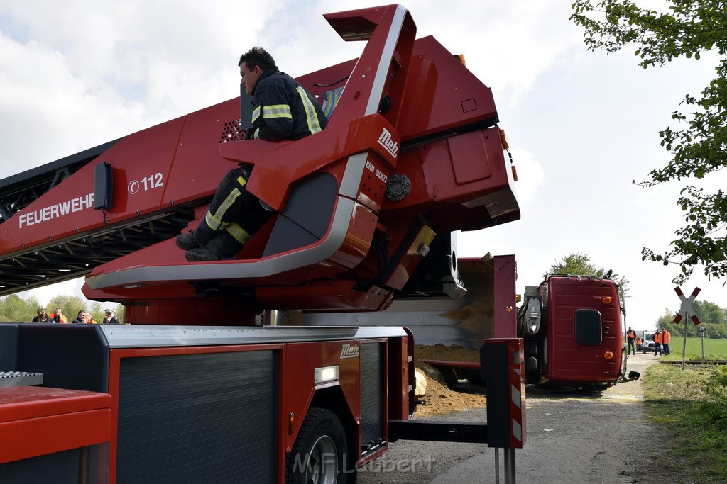 Schwerer VU LKW Zug Bergheim Kenten Koelnerstr P288.JPG - Miklos Laubert